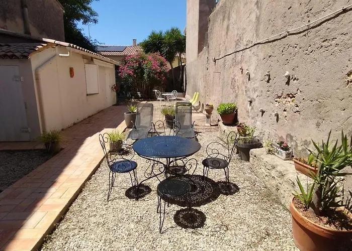 Le Patio Mezois Meze
